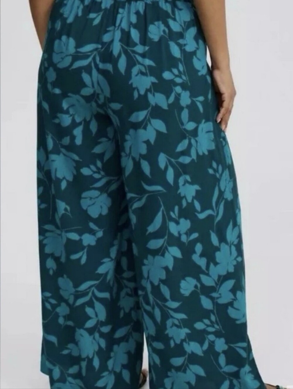 Torrid Challis High Rise Pull On Wide Leg Pant Blue Green Floral 1 / 1X EUC - Picture 3 of 10